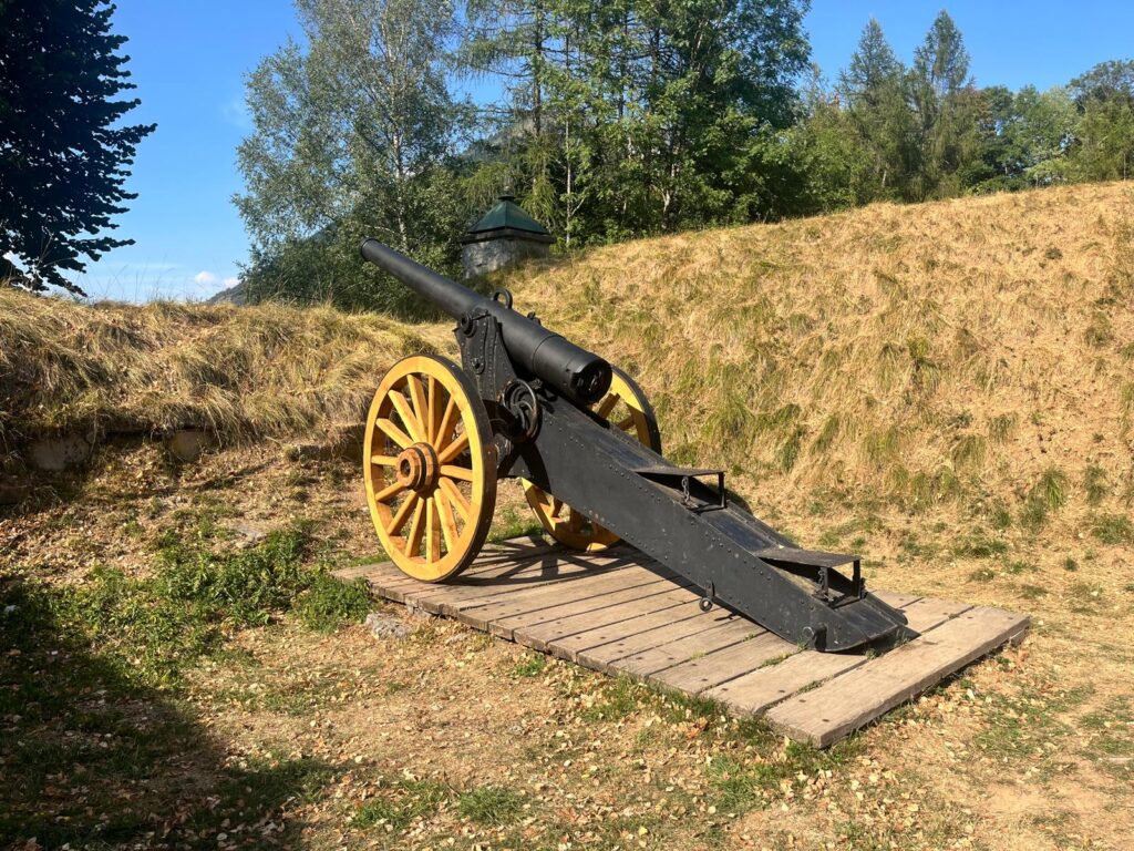 Le canon militaire du Fort de Tamié réhabilité