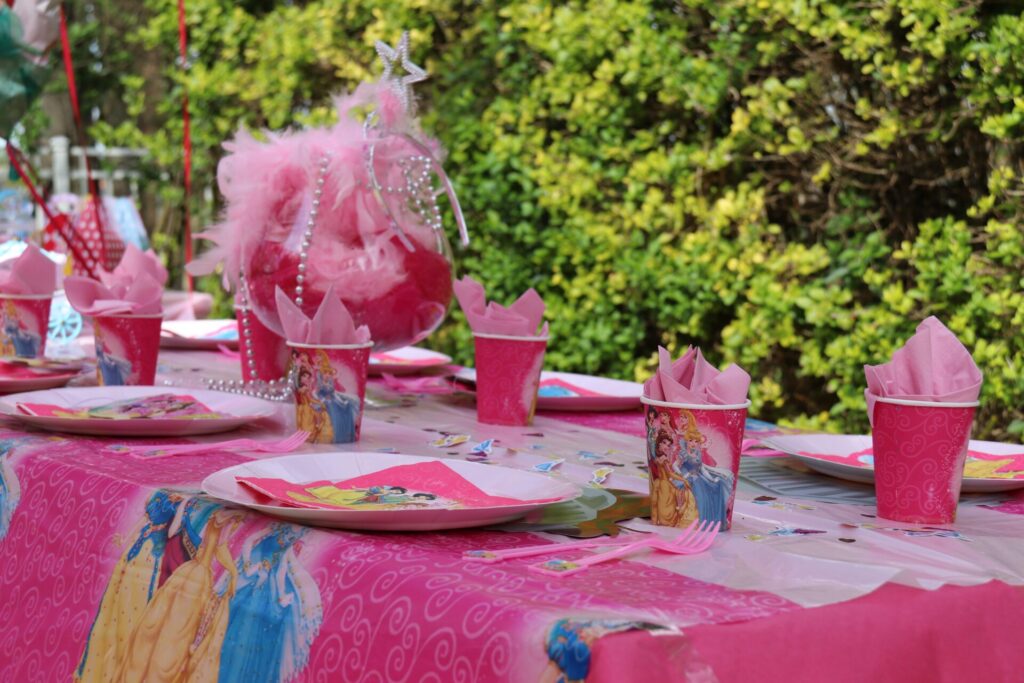 Une ambiance anniversaire à votre goût chez AccroCamp